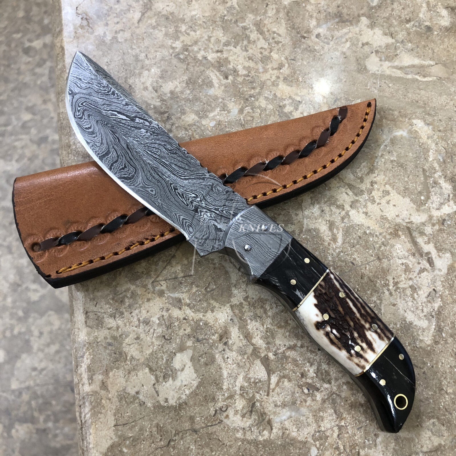 hunting knife damascus blade