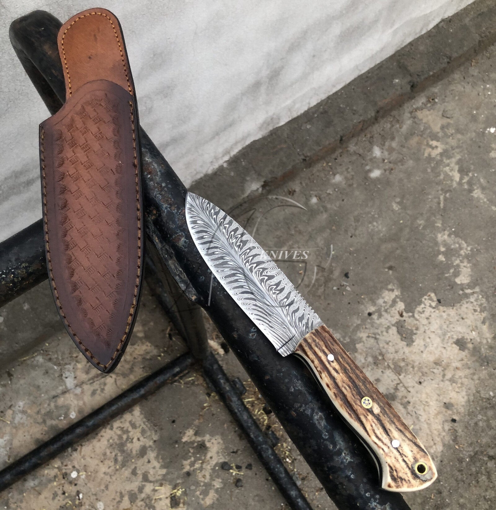 Feather-Hunting-Knife