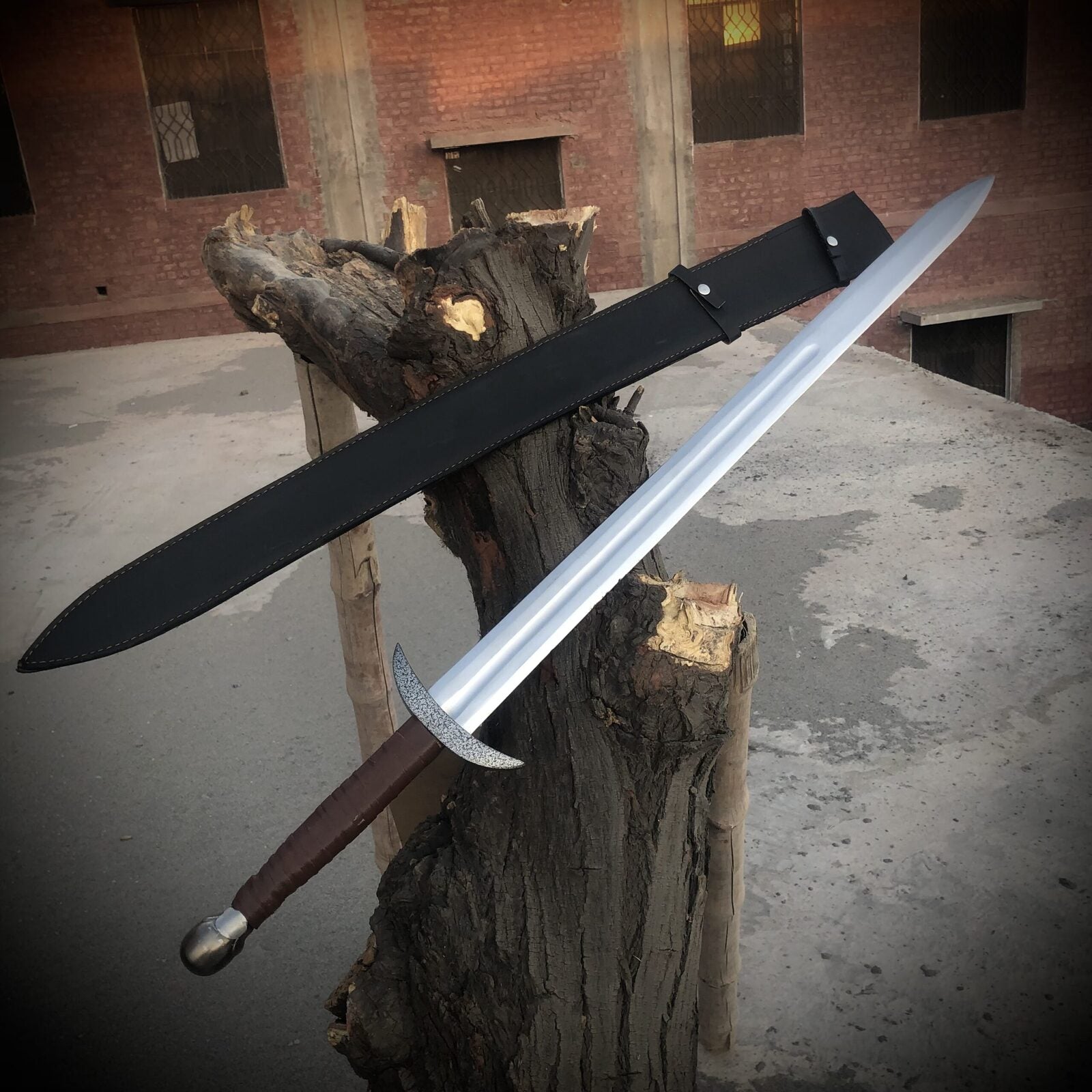 agknives / sword