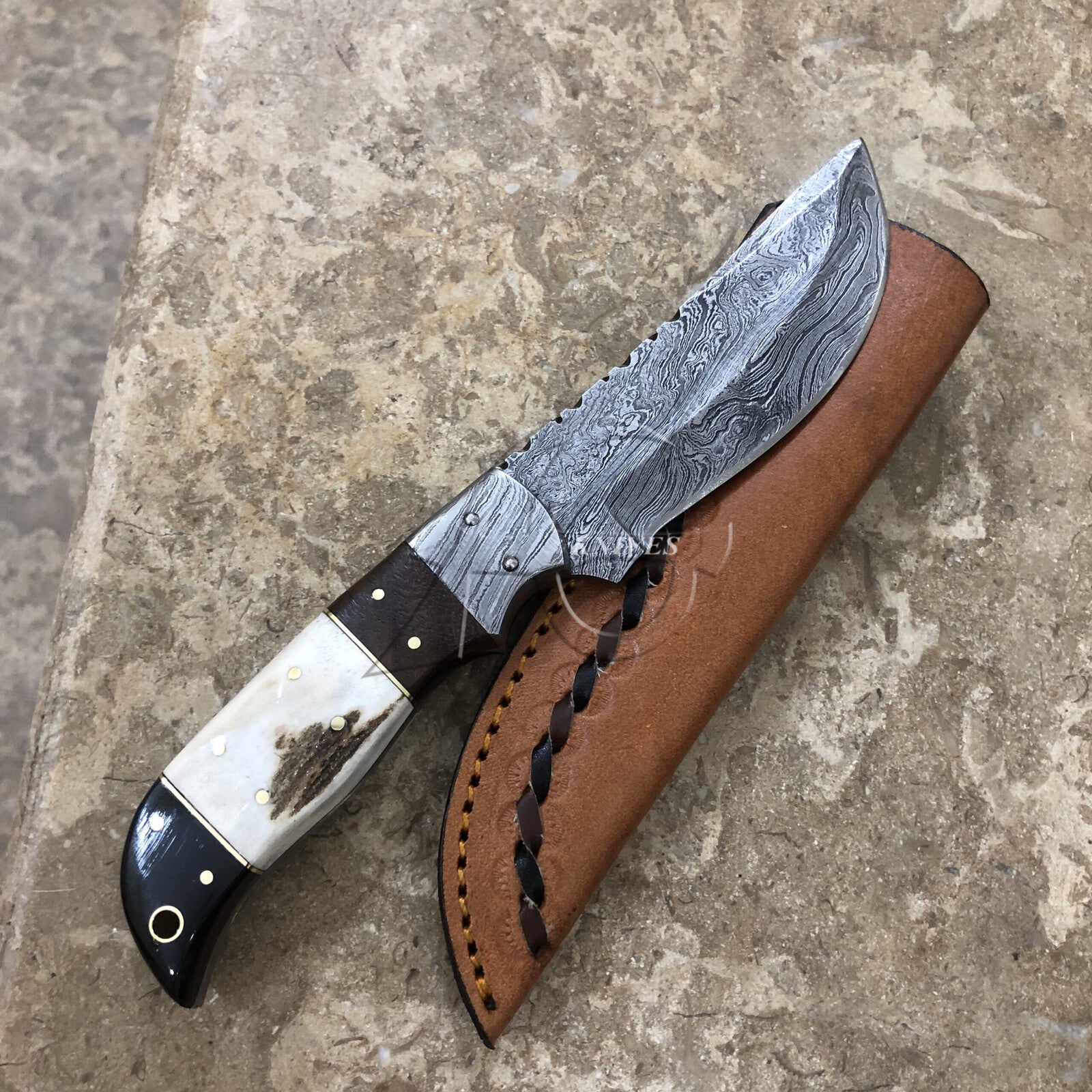 skinning hunting knife
