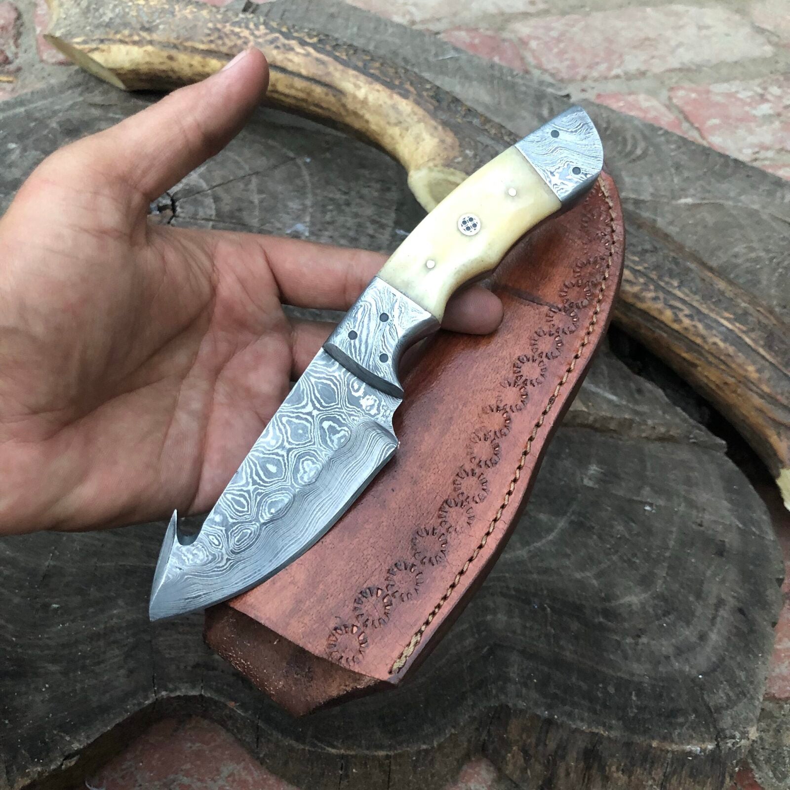agknives.com/SkinnerKnife