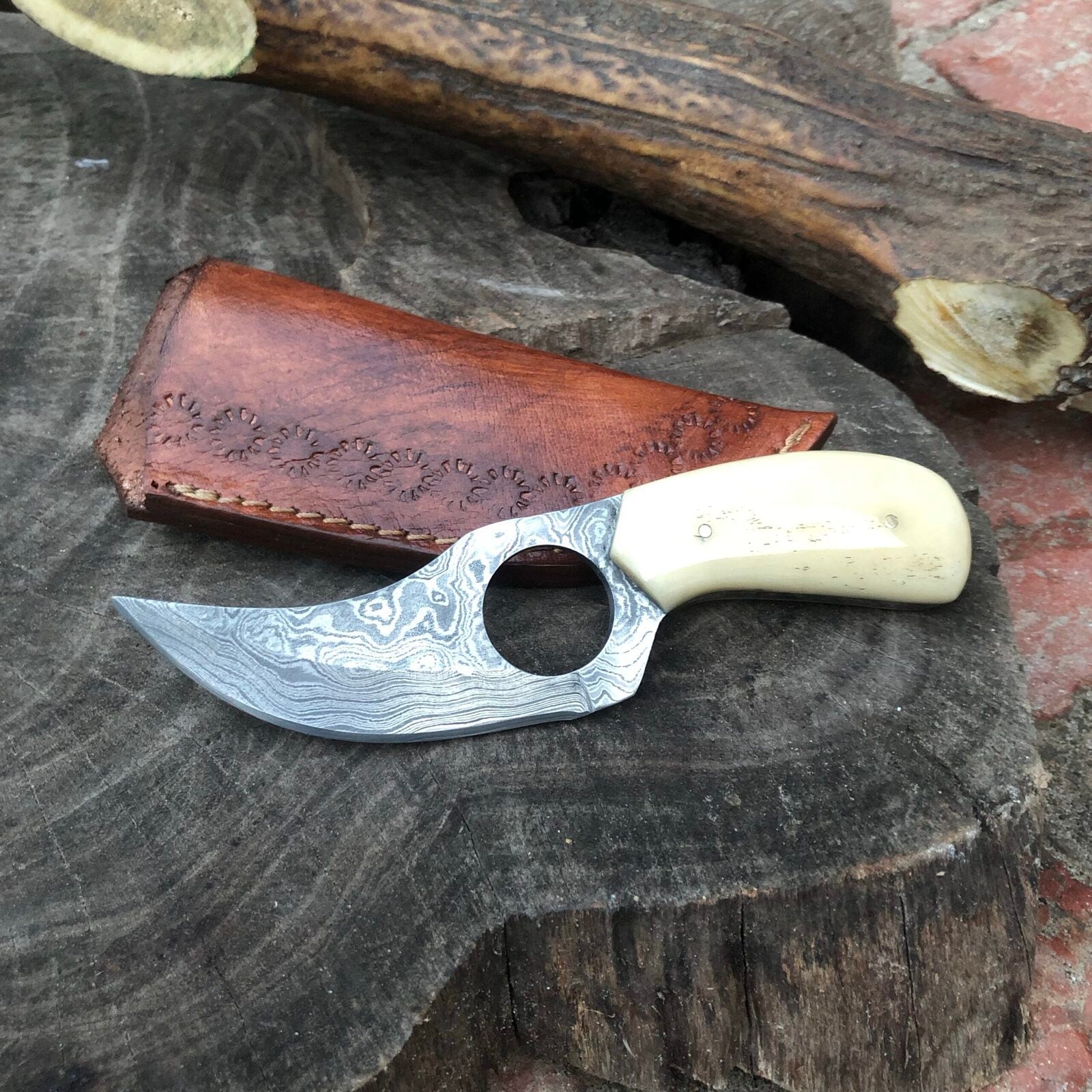 agknives.com/SkinningKnives