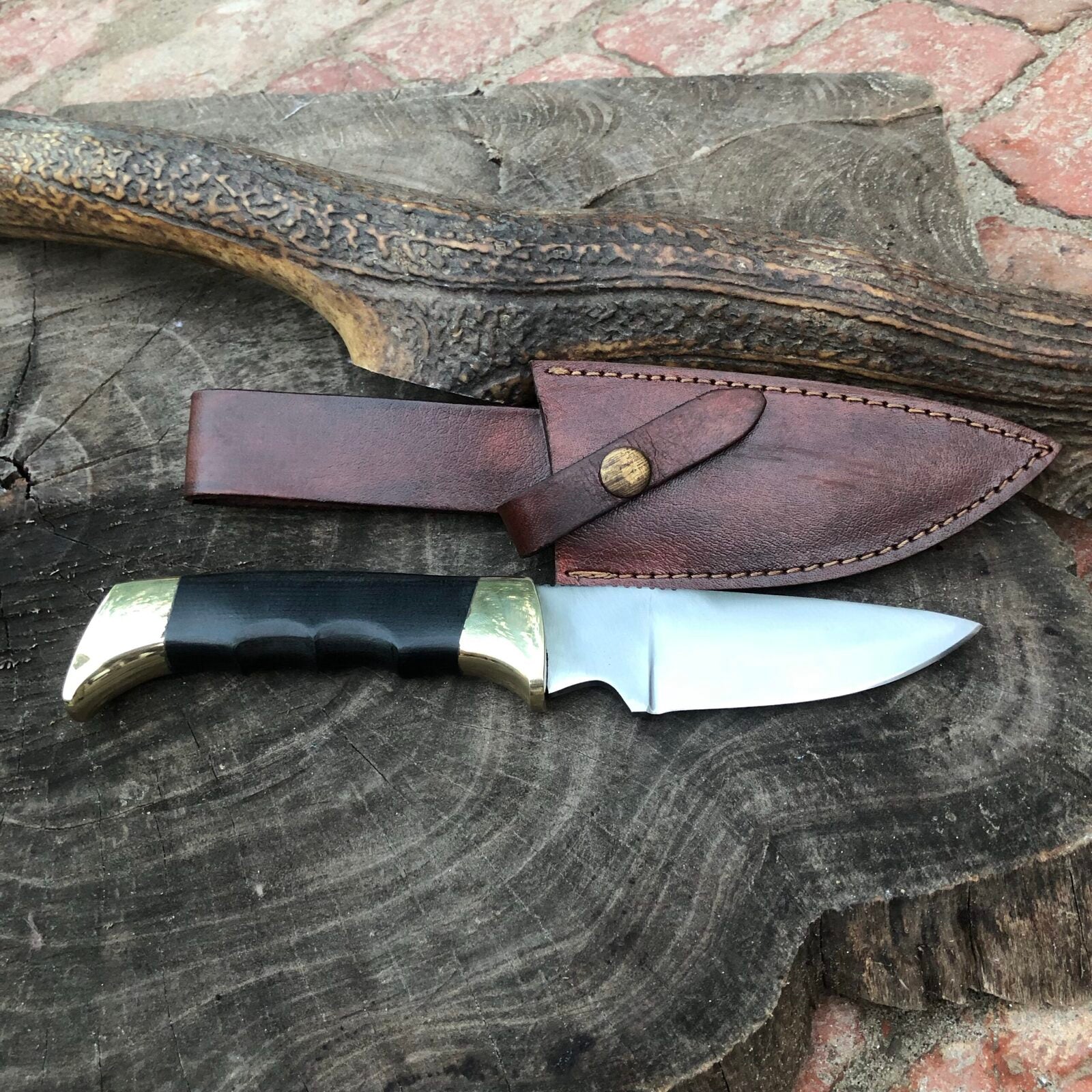agknives.com/HuntingKnife