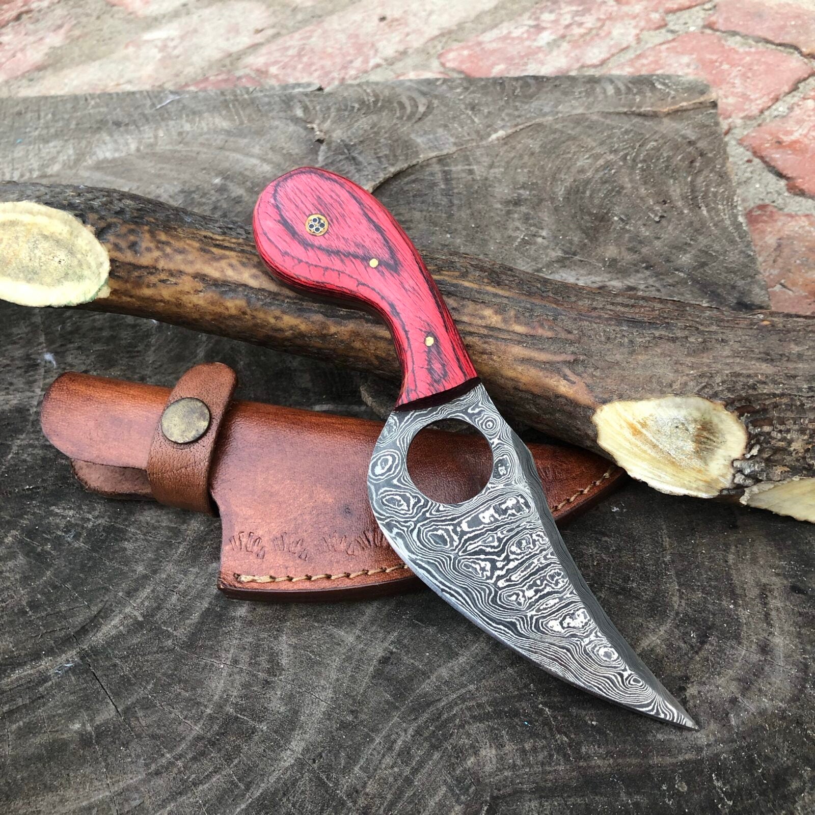 agknives.com/skinningknife