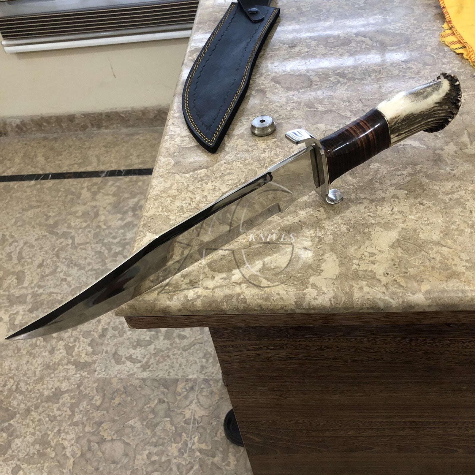 Hunter-bowie-knife