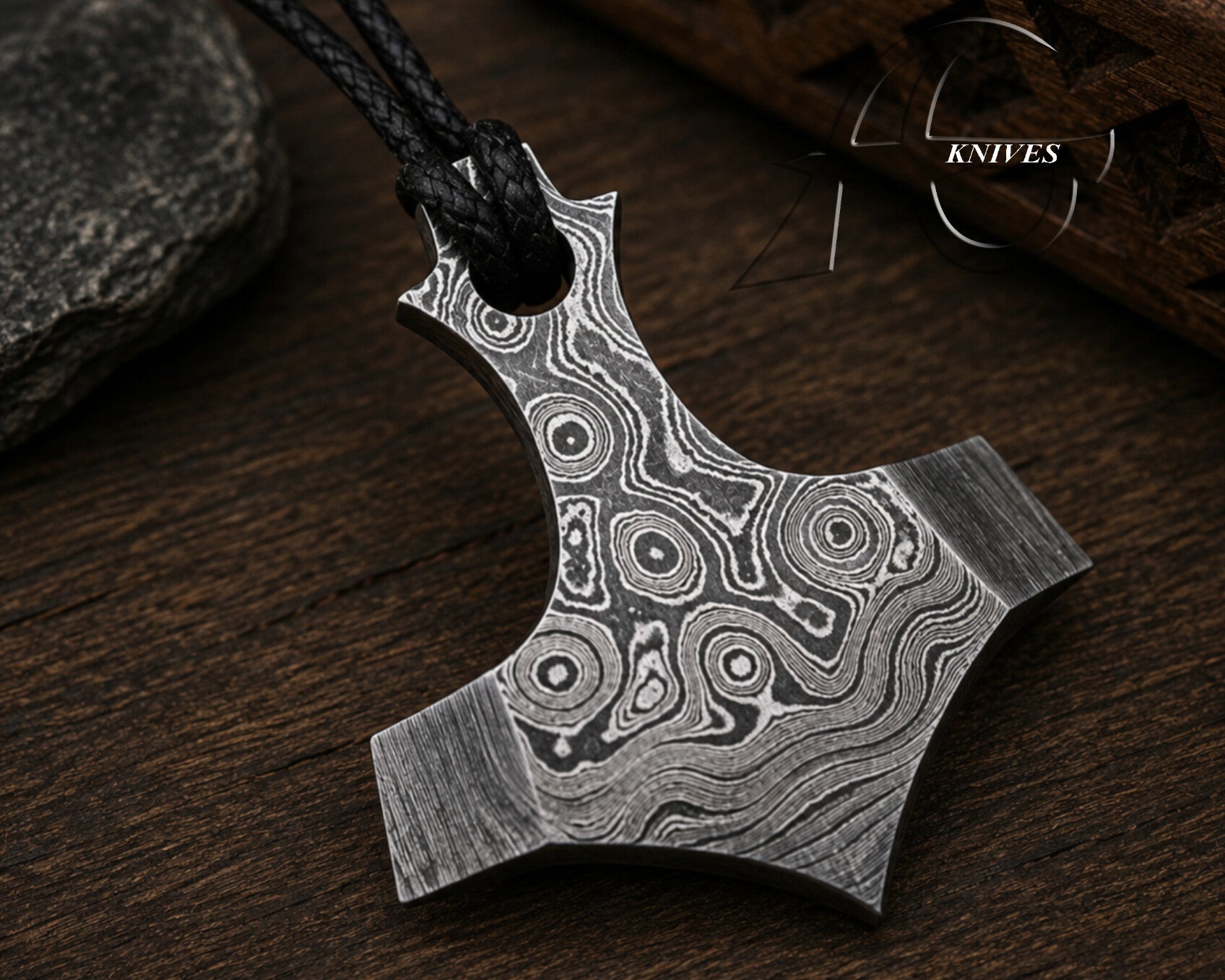 handcrafted_double_axe_pendant_neckless damascus raindrop 